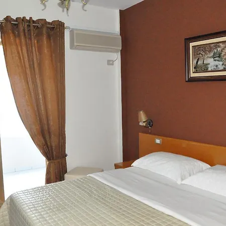 Helia Hotel