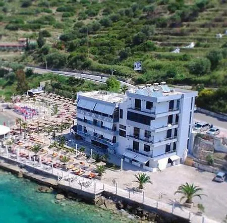 Helia Hotel 3*