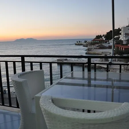 Helia Hotel Radhimë