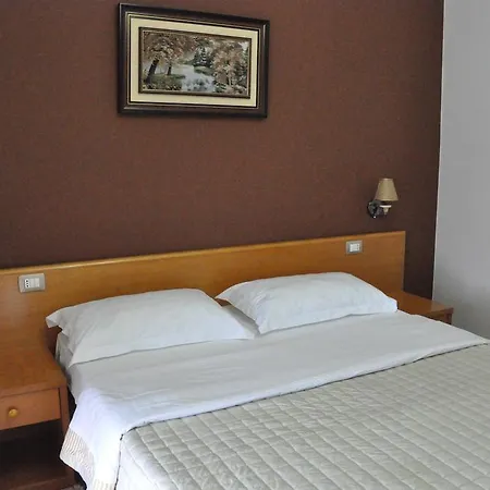 Hotel Helia Radhimë