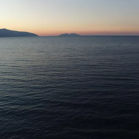 Helia Hotel Radhimë